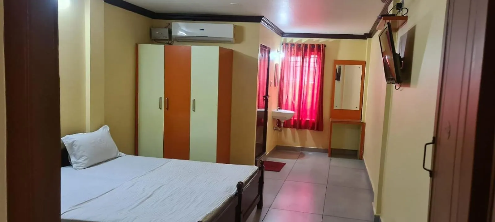 Prestige Tourist Home Nedumbassery Lodge